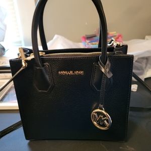 Black new micheal kors purse